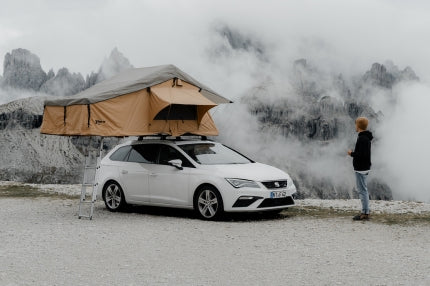 Dachzelt Montage auf Auto Dachträger